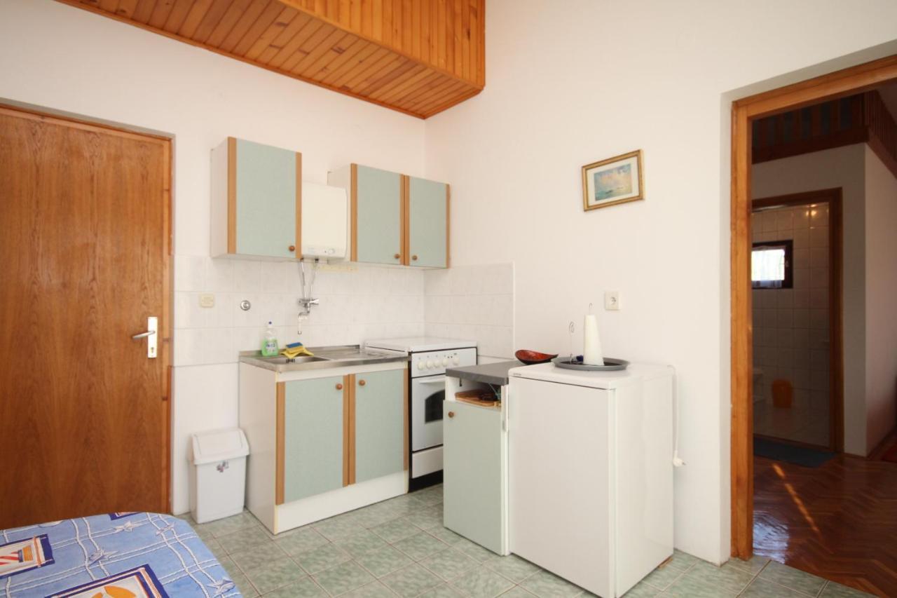 Apartments By The Sea Kali, Ugljan - 8202 エクステリア 写真